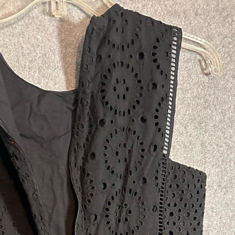 DKNY Black Eyelet Sleeveless A Line Dress - Size 4 - Picture 11 of 11